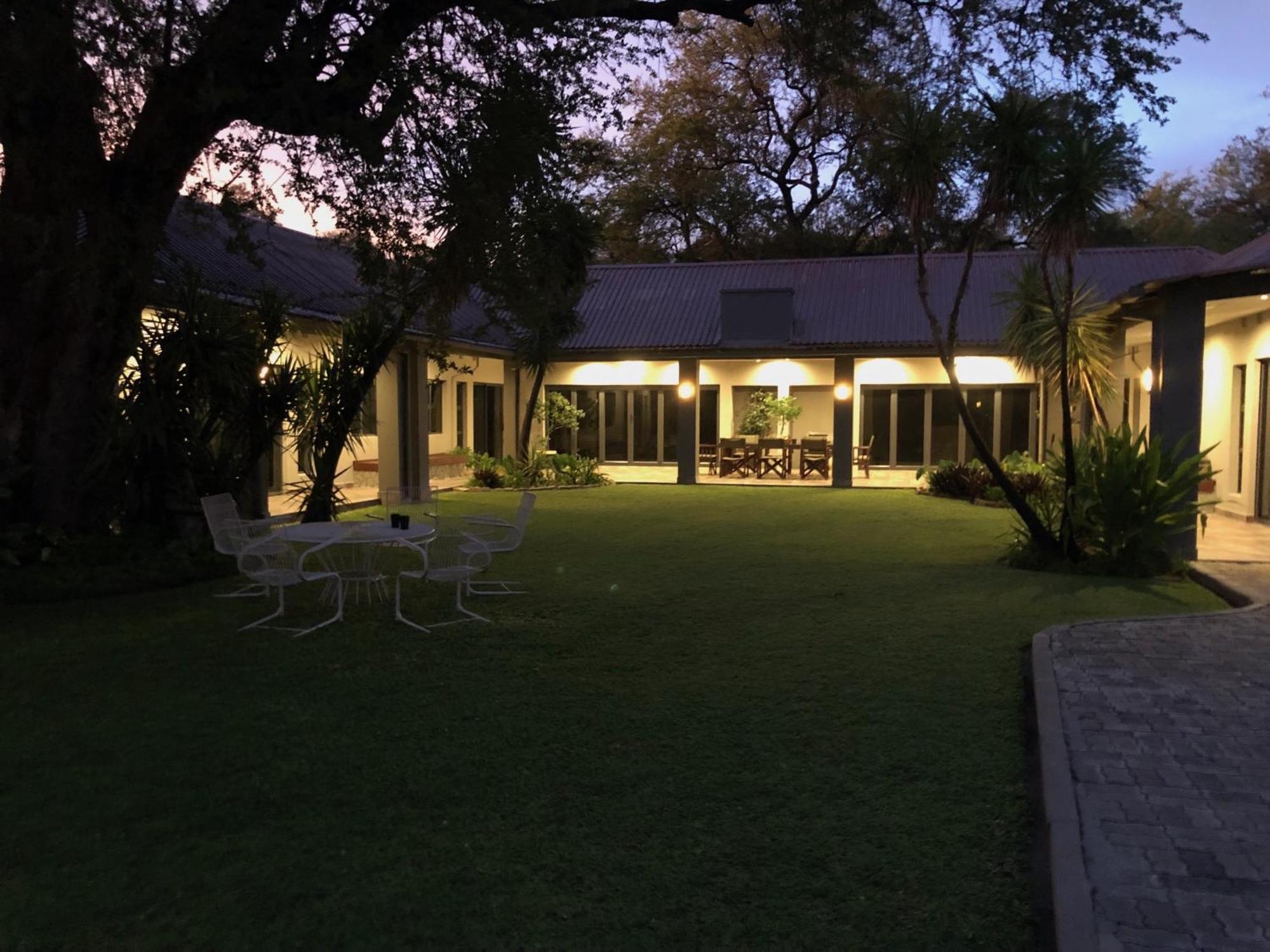Riverise Guesthouse Maun Exterior photo