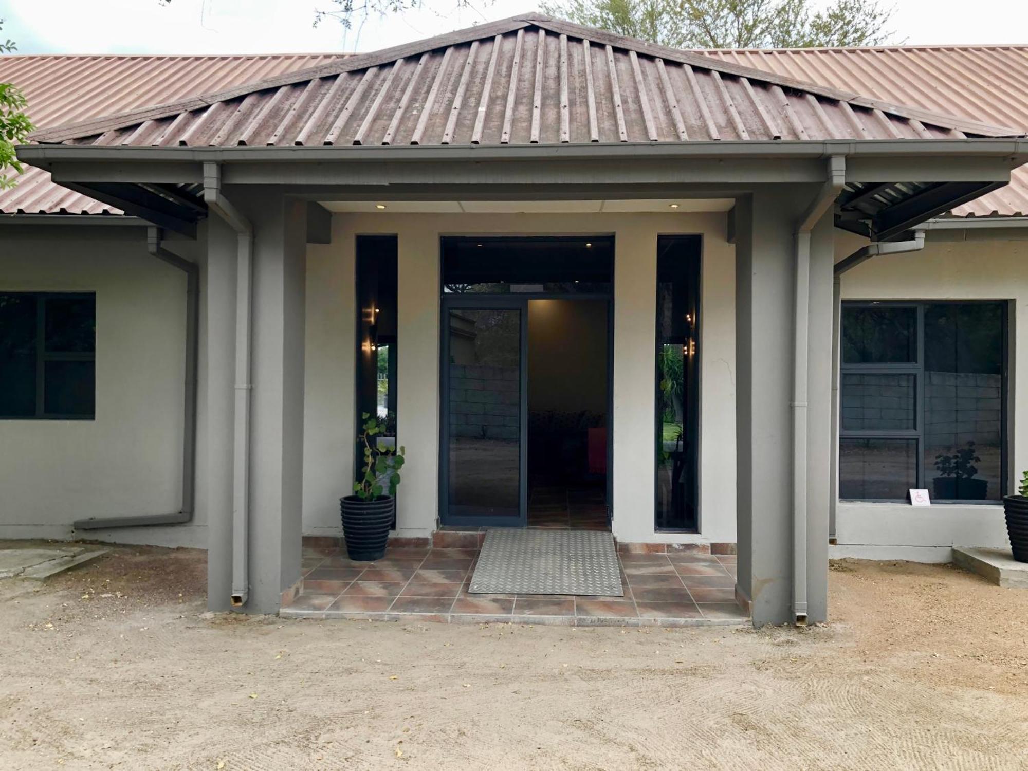 Riverise Guesthouse Maun Exterior photo