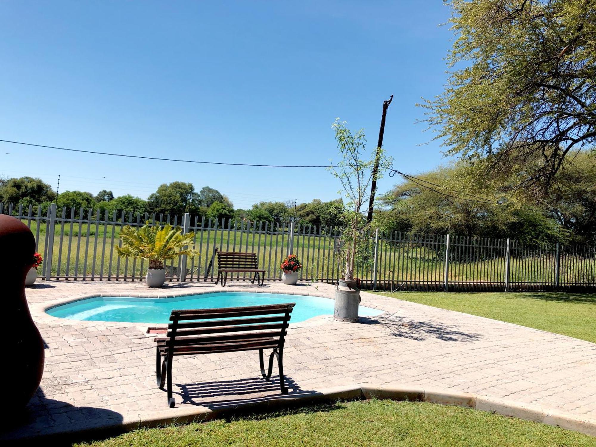Riverise Guesthouse Maun Exterior photo