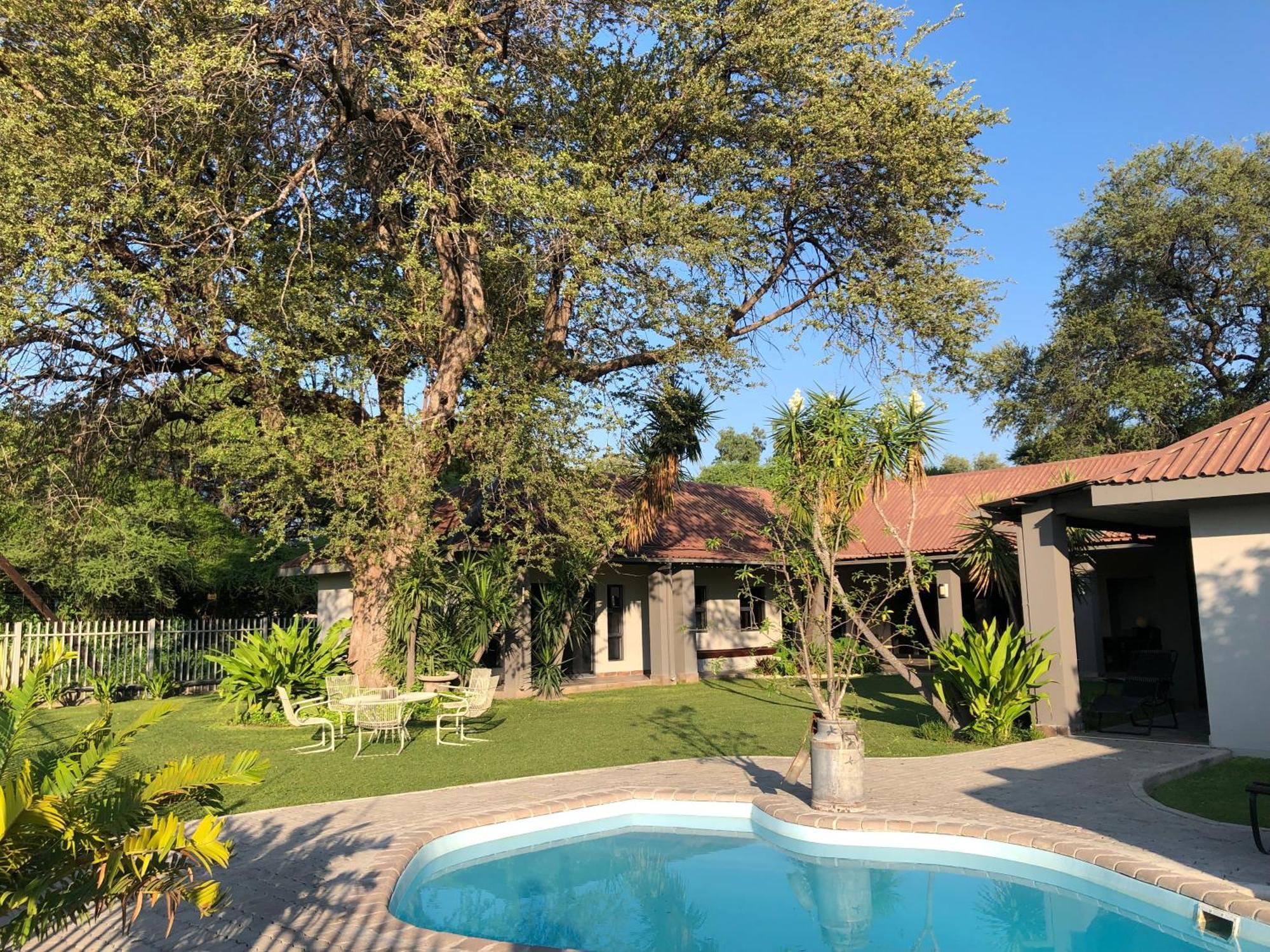 Riverise Guesthouse Maun Exterior photo